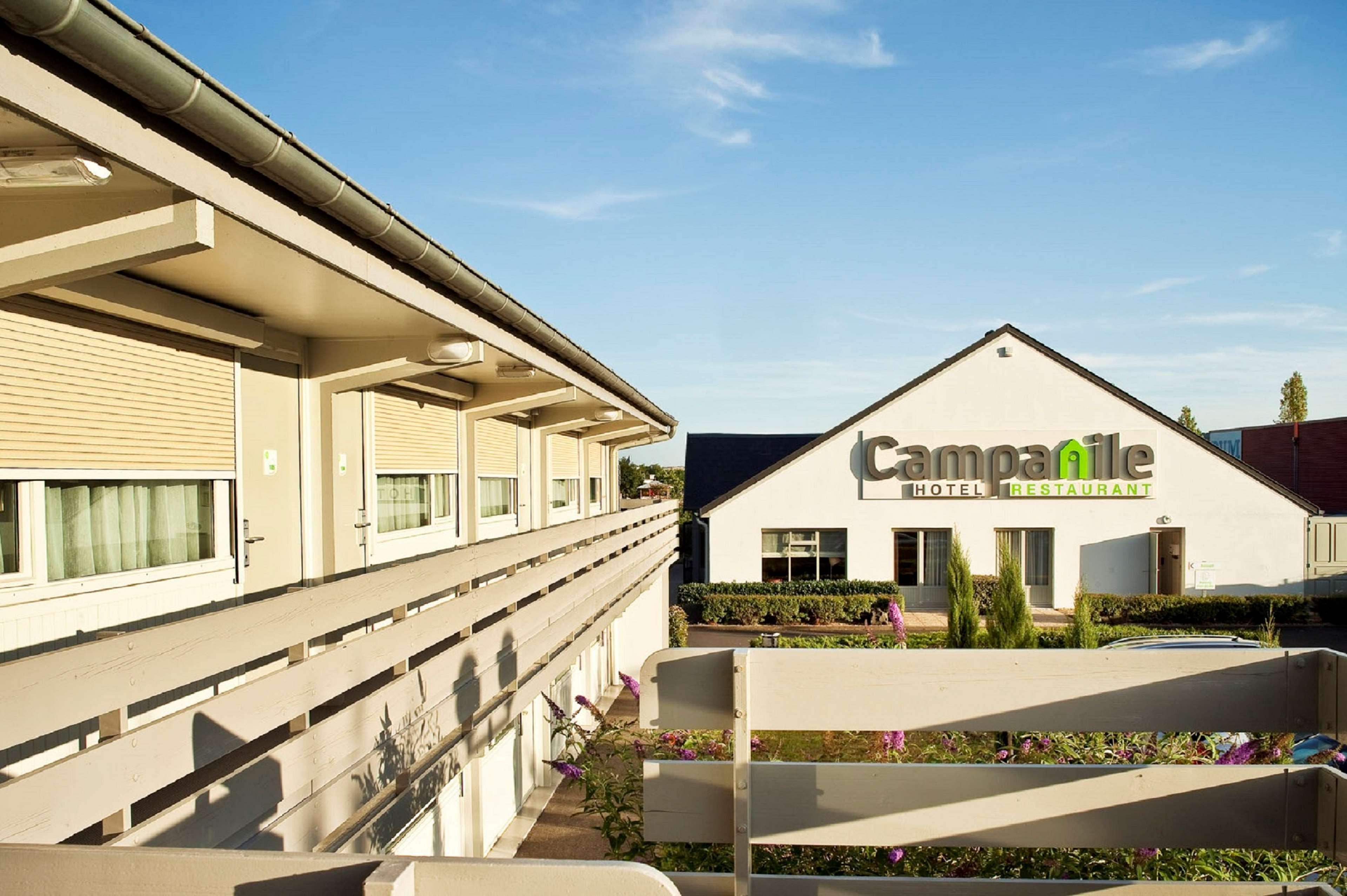 Campanile Versailles Buc Бюк Екстериор снимка